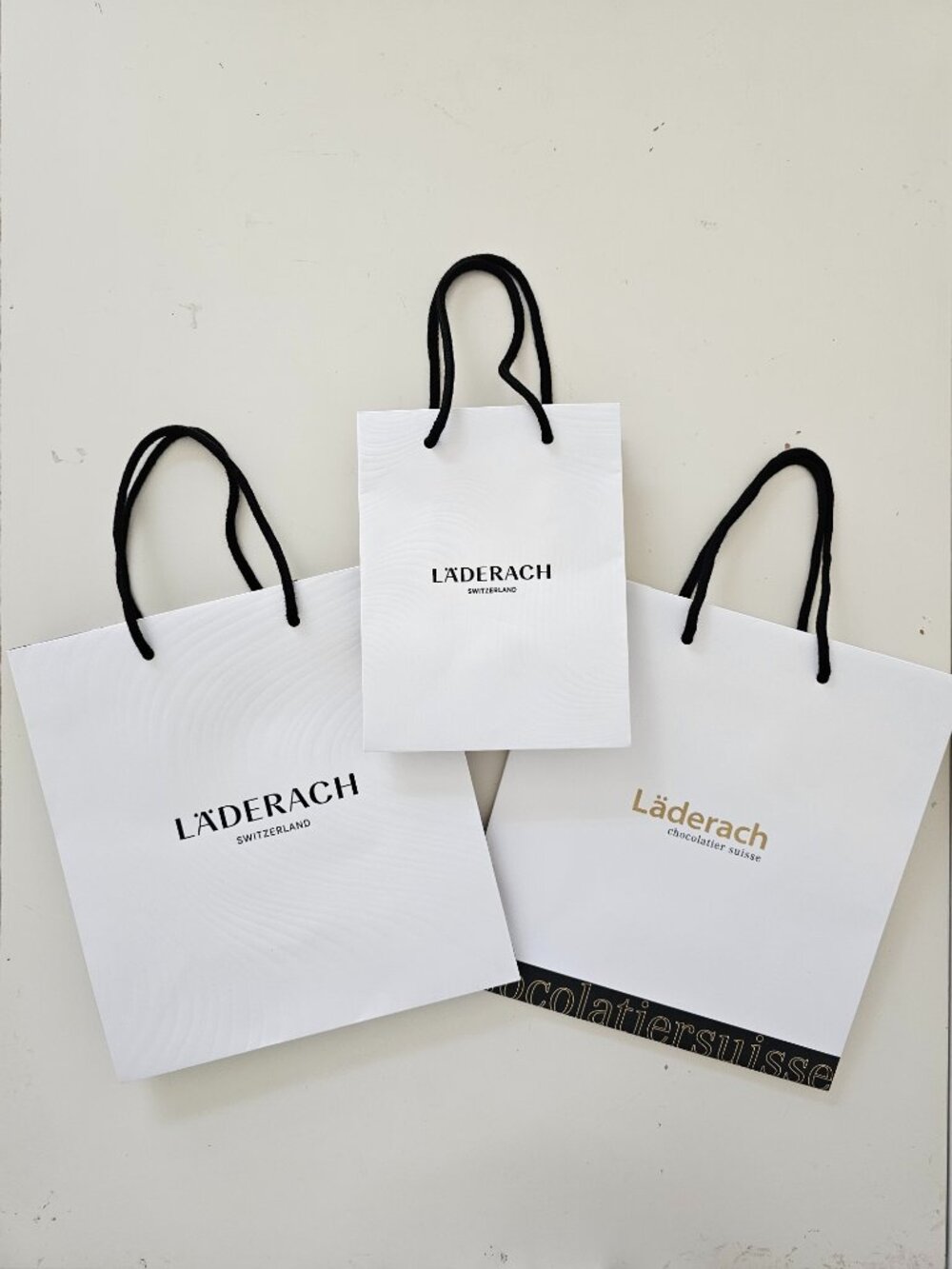 New LADERACH White Paper Bags, 2 Large 9.75"x10.5"x4.5", 1 Small 6.25"x8"x4"